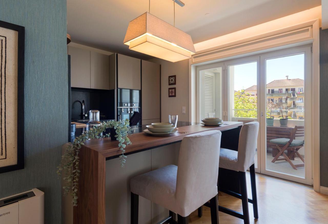 Emporium Deluxe 3Br Apartment W/ Private Parking By Lovelystay Porto Eksteriør bilde