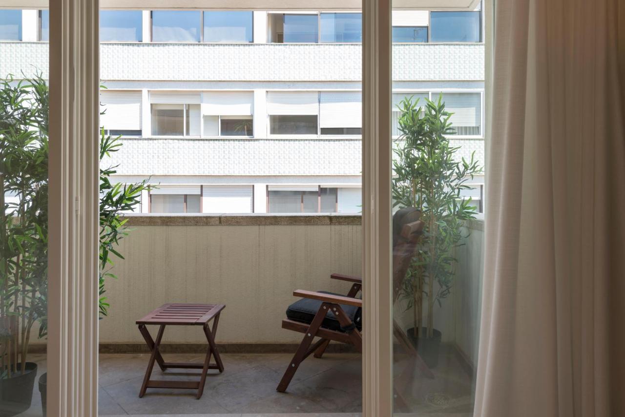 Emporium Deluxe 3Br Apartment W/ Private Parking By Lovelystay Porto Eksteriør bilde