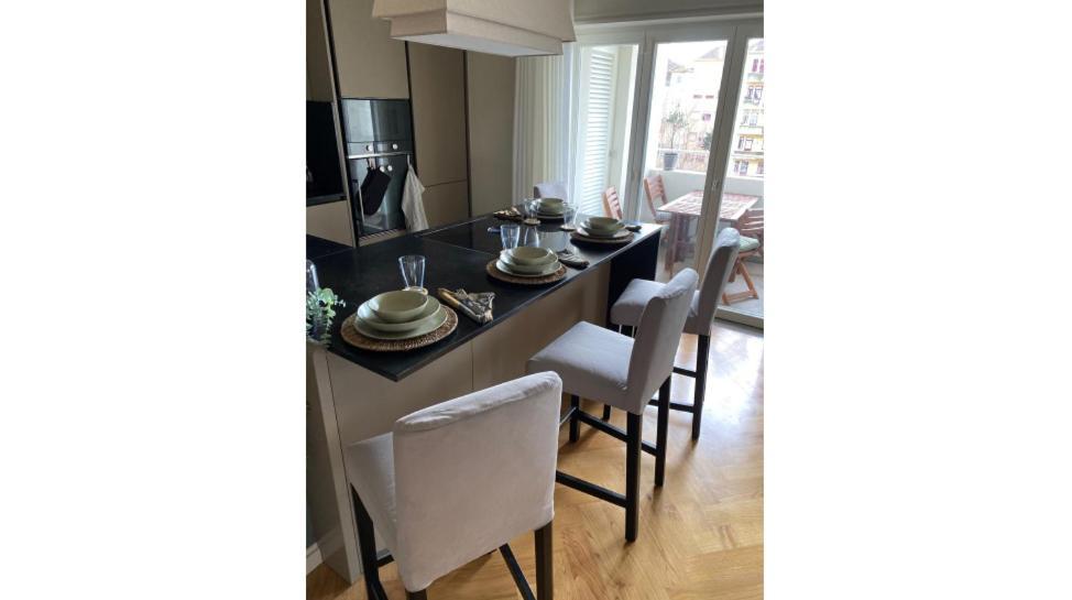 Emporium Deluxe 3Br Apartment W/ Private Parking By Lovelystay Porto Eksteriør bilde